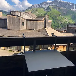 https://avoriaz-balcon-sud-skis-aux-pieds.hotels-rhonealpes.com